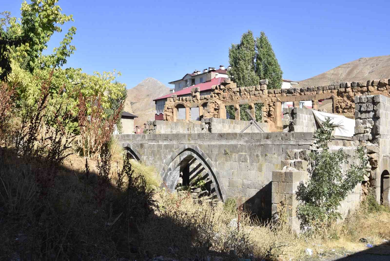 Bitlis&rsquo;te evler restore edilerek turizme kazandırılacak
