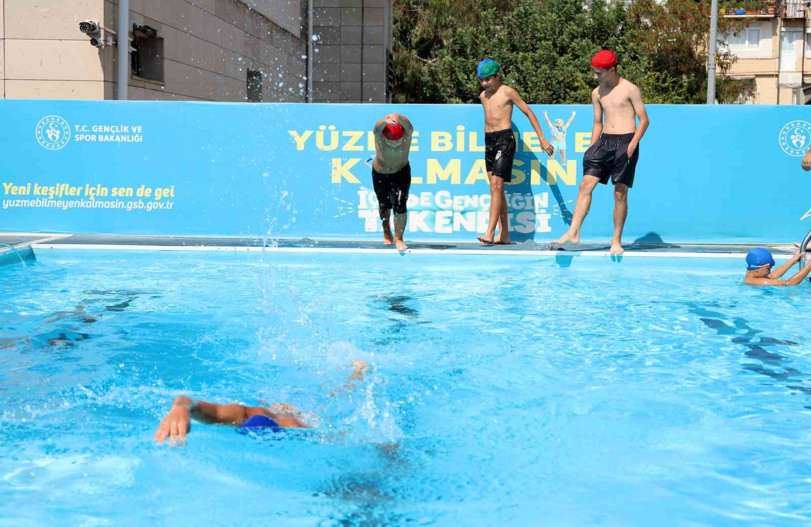 ’Yüzme bilmeyen kalmasın’ projesiyle 11 bin 443 kişiye yüzme eğitimi verildi
