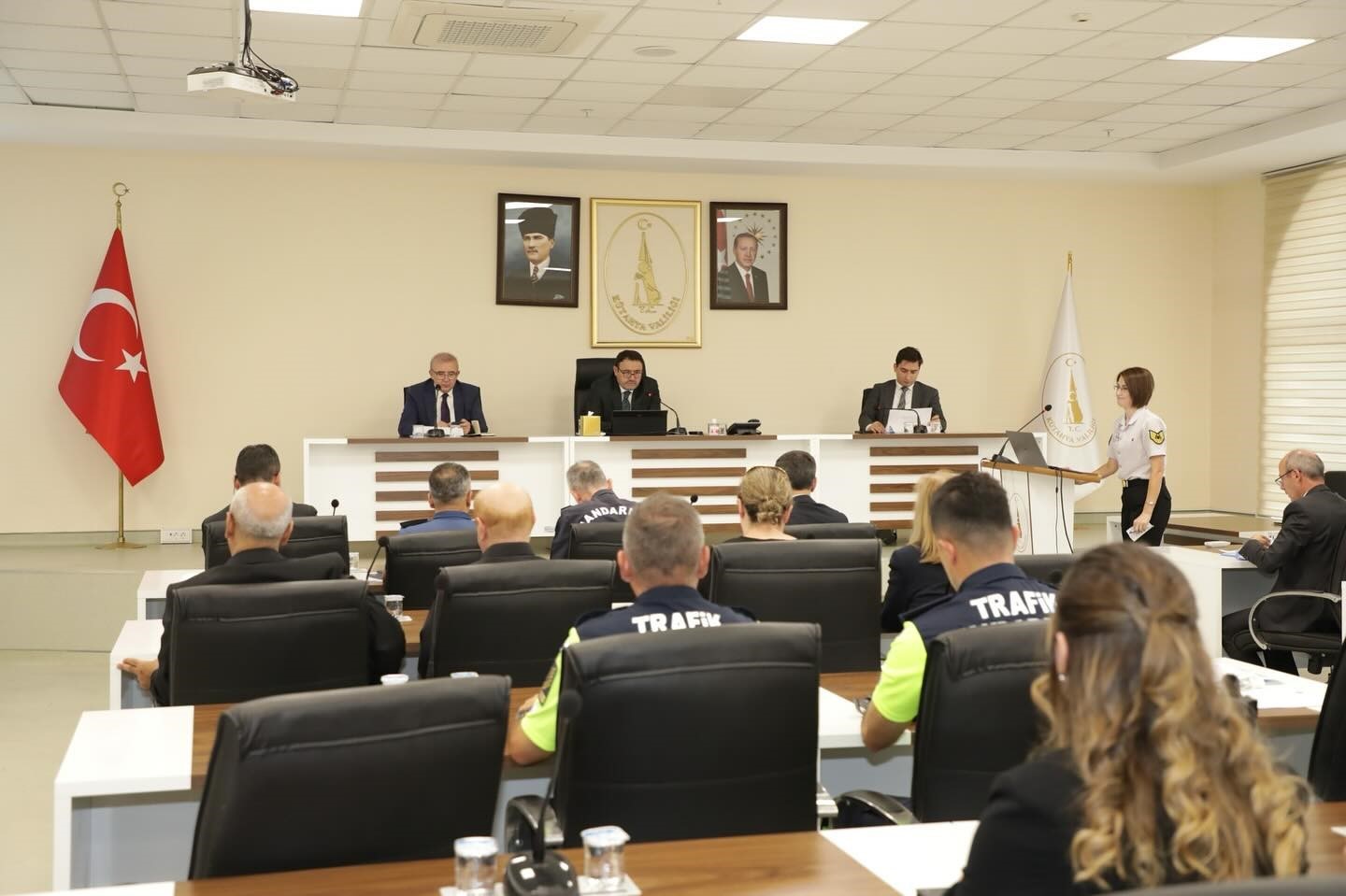 K&uuml;tahya&rsquo;da okul g&uuml;venliği toplantısı ger&ccedil;ekleştirildi
