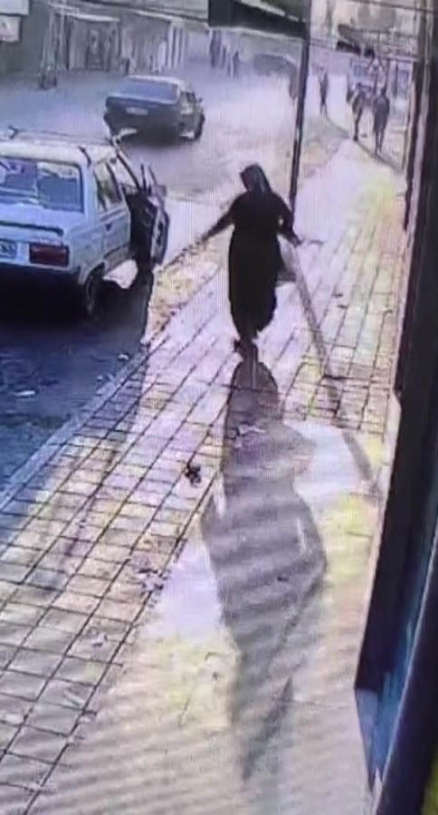 Markete bırakılan ekmek ve simit dolu poşeti &ccedil;aldı
