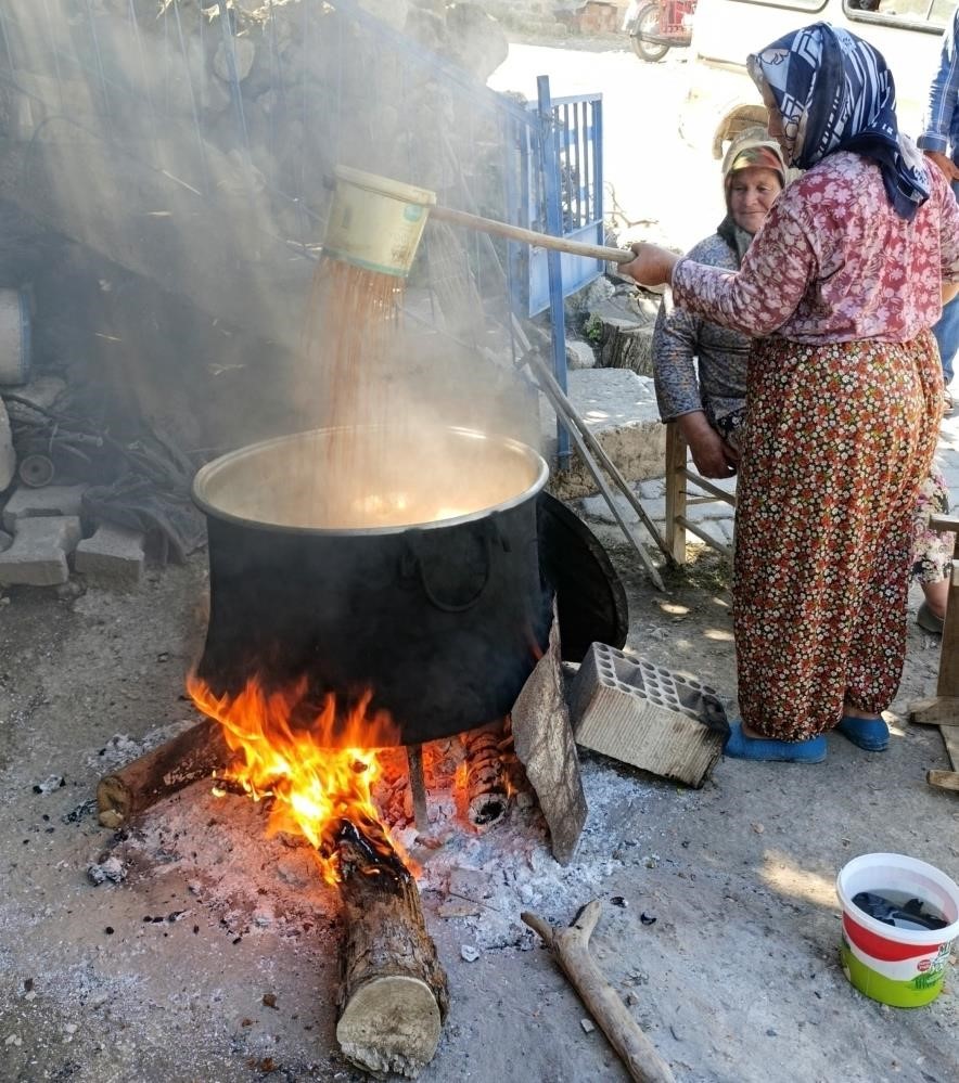 Aydın&rsquo;da pekmez yapım sezonu başladı
