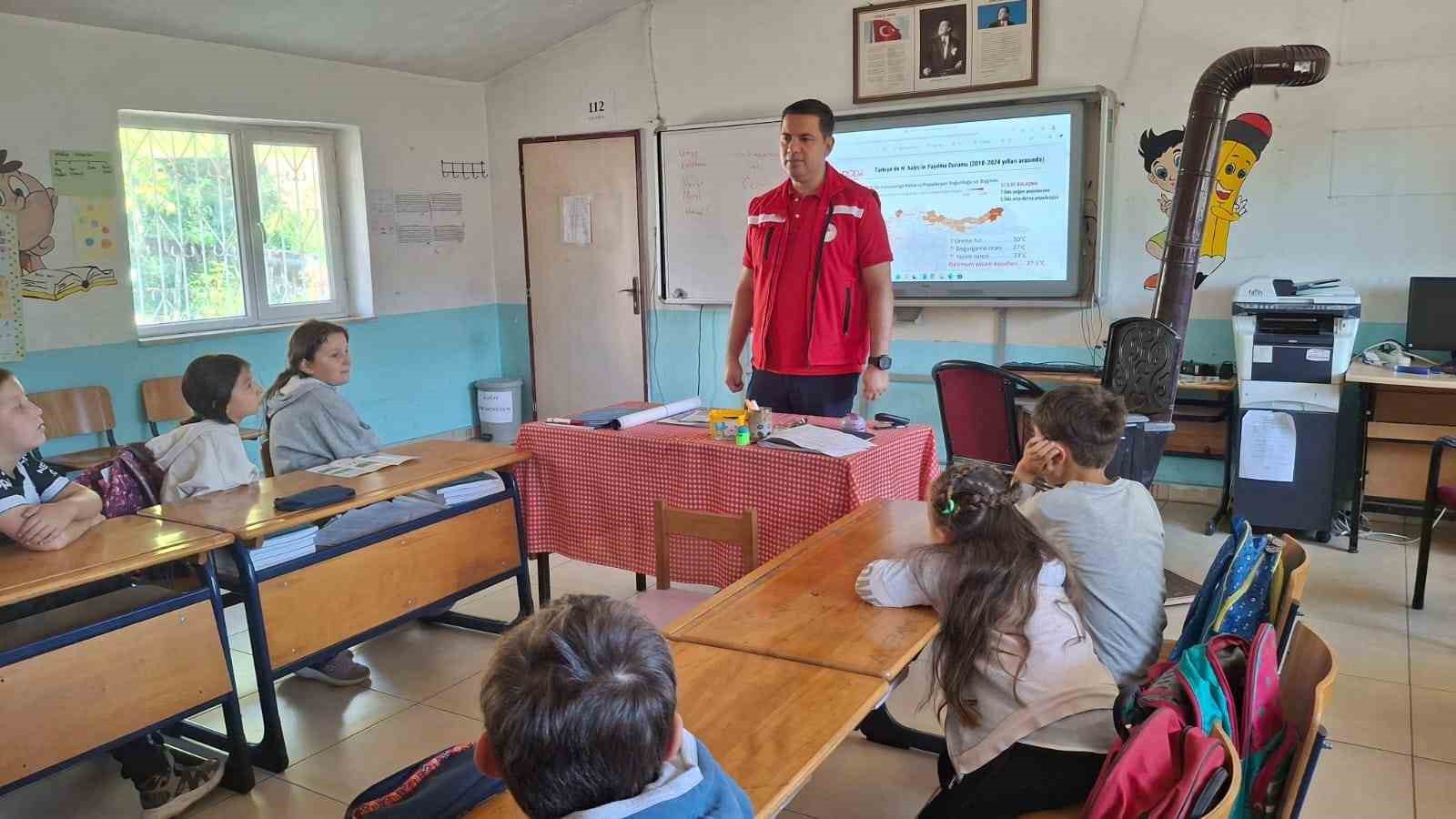 Öğrencilere çevre ve tarım bilinci eğitimi verildi