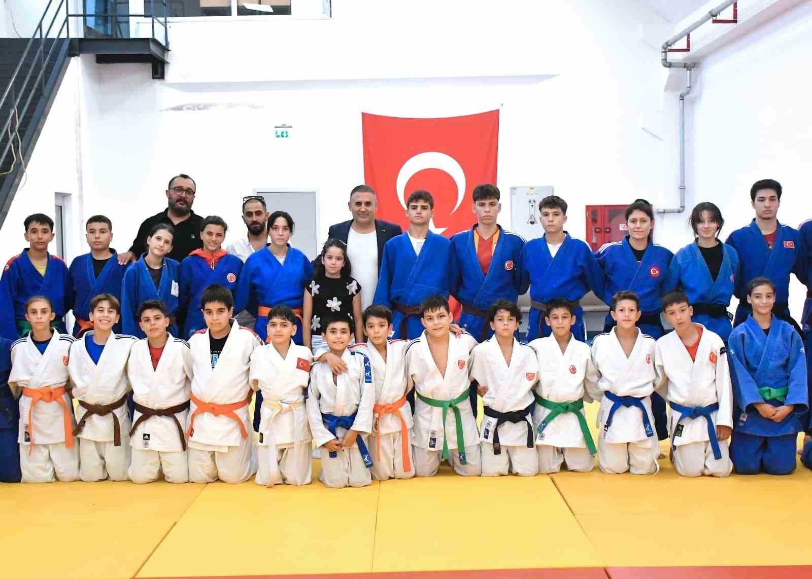 Yunusemreli judocular her yaş kategorisinde kürsüye çıktı
