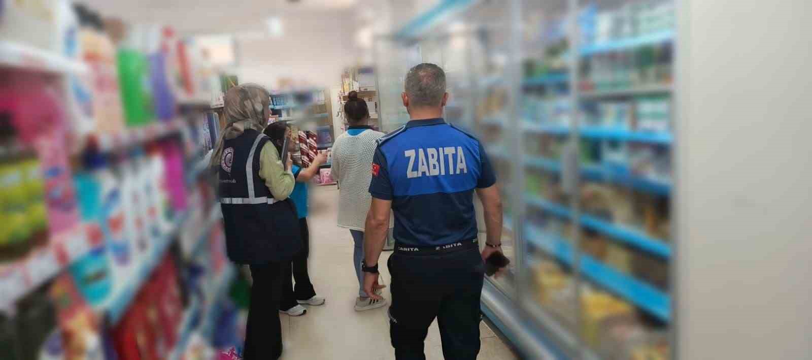 Düzce’de raf etiket ve kasa fiyatları kontrol edildi
