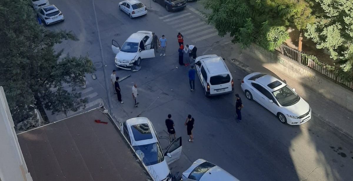 Batman’da 2 otomobil çarpıştı: 1 yaralı