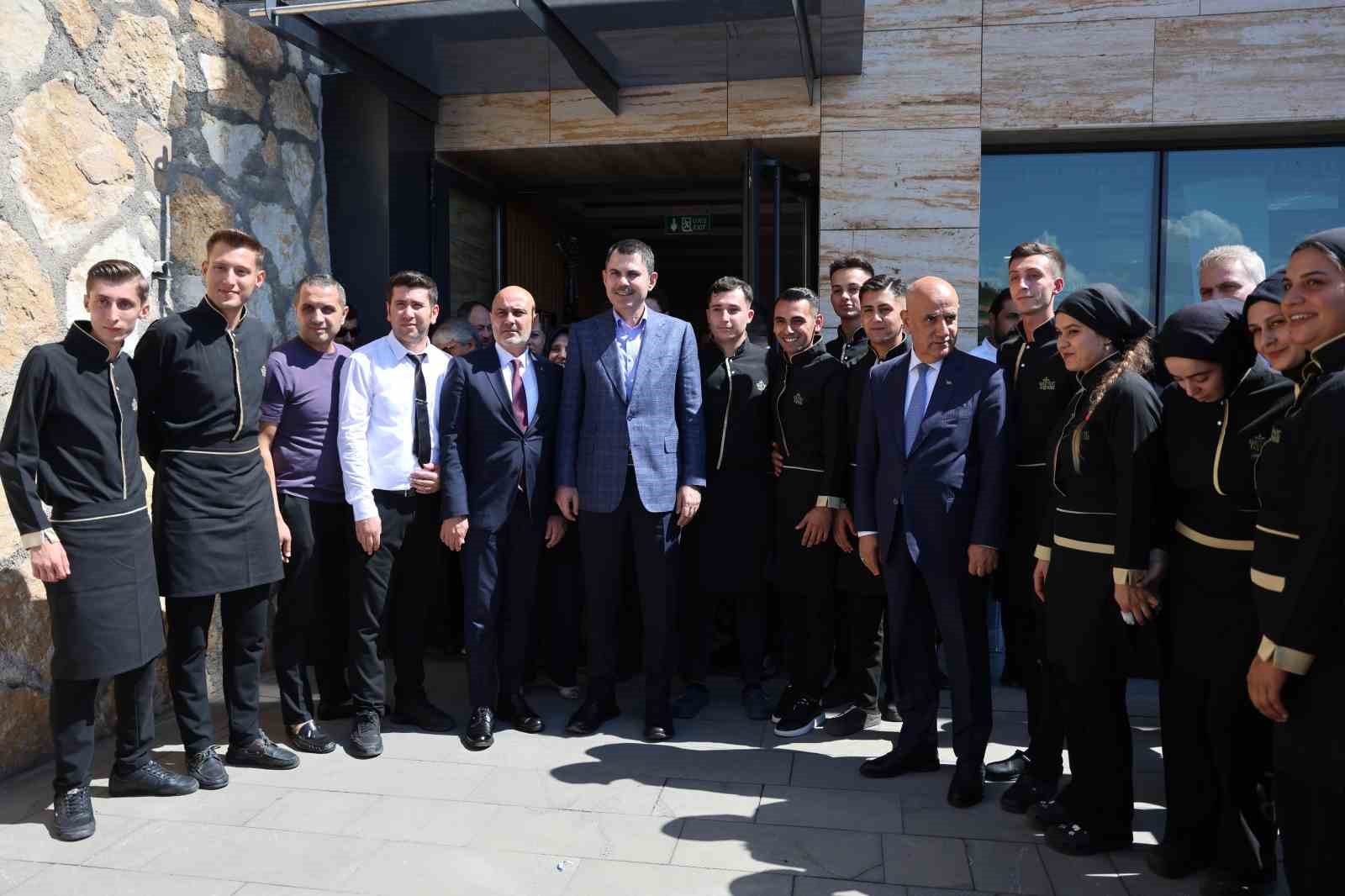 Bakan Kurum: "Deprem bölgesinde her üç depremzededen ikisi evine kavuştu"