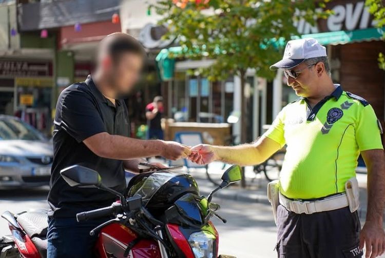 Isparta’da motosiklet denetiminde 80 sürücüye idari para cezası uygulandı