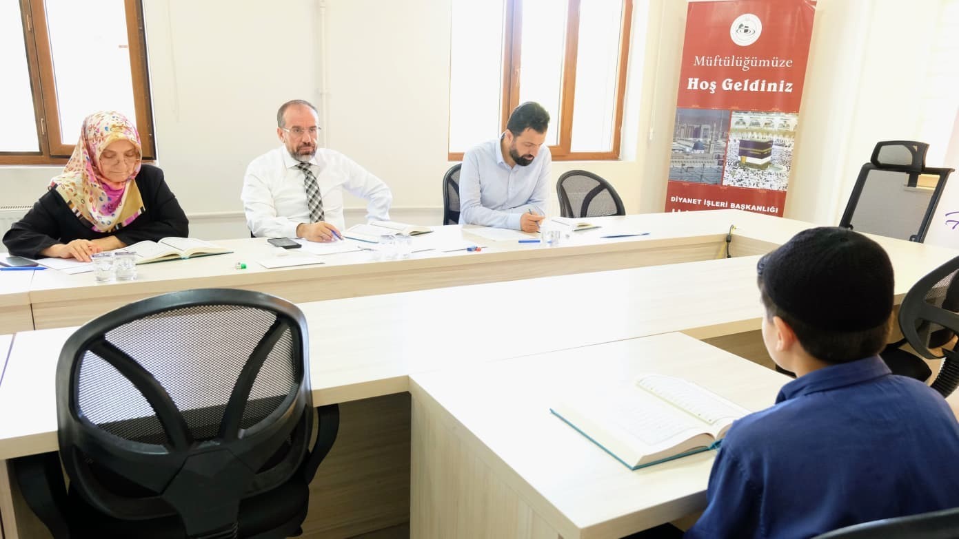 Diyarbakır&rsquo;da hafızlık ve Kur&rsquo;an-ı Kerim&rsquo;i g&uuml;zel okuma yarışmaları
