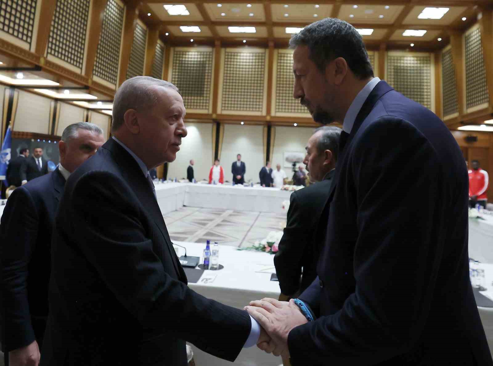 Cumhurbaşkanı Erdoğan, Türkiye A Milli Erkek Basketbol Takımını kabul etti