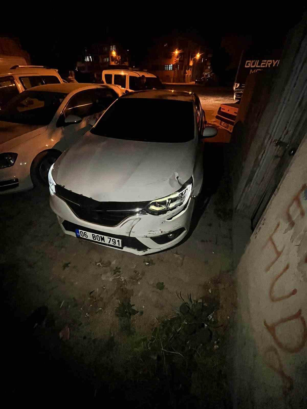 Motosikletle çarpışan otomobilin sürücüsü durmadan kaçtı