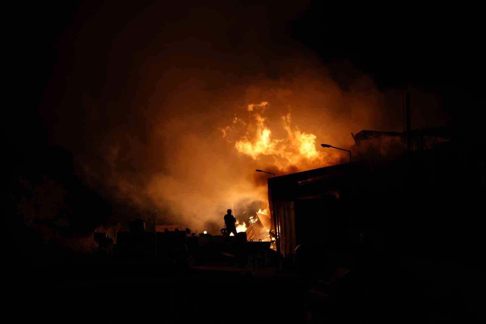 Samsun’da kereste fabrikasındaki yangın kontrol altına alındı