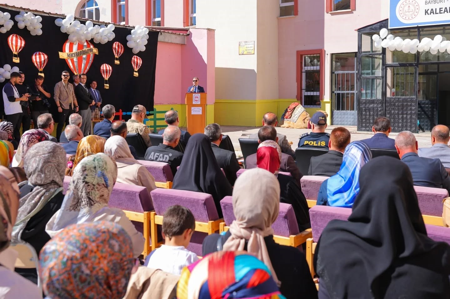 Bayburt’ta İlköğretim Haftası kutlandı