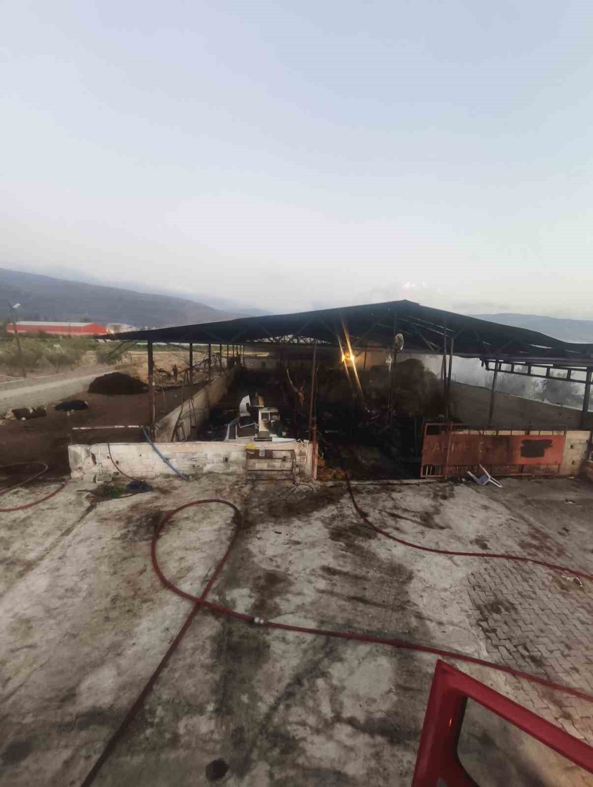 Antakya&rsquo;da samanlık yangını
