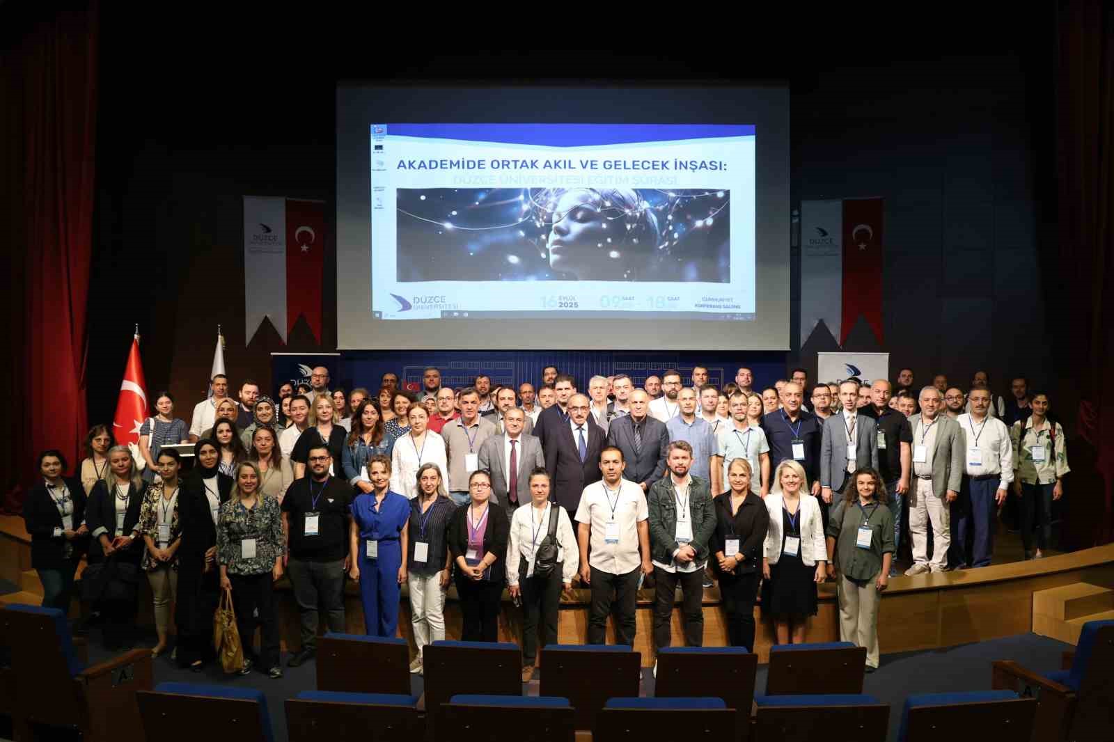 Prof. Dr. Koç "Yalnızca bilgi aktarmakla kalmamalı, öğrenmeyi de sevdirmeliyiz"