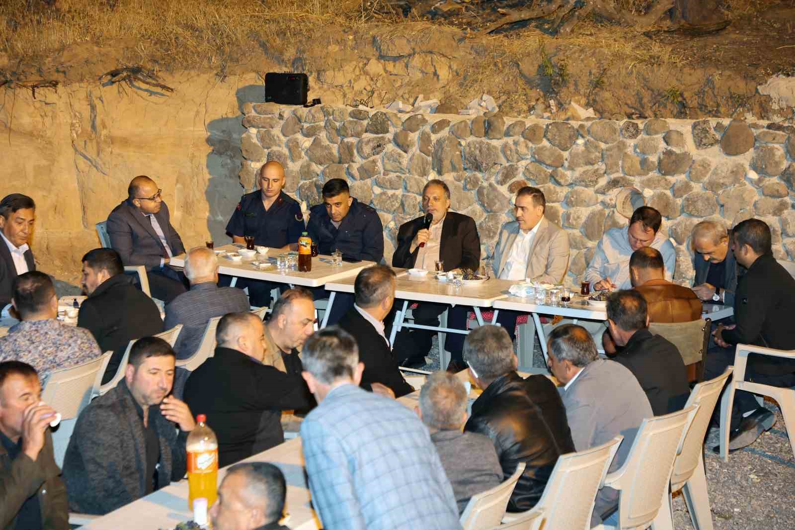 Talas’ta muhtarlar Mengücek’te buluştu