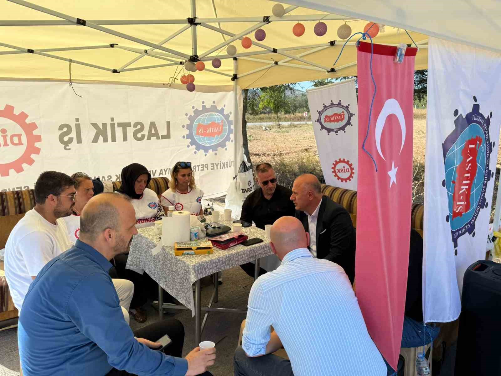 Başkan Torun, REHAU iş&ccedil;ilerinin yanında
