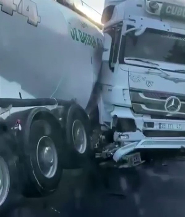 Trafik canavarı ters y&ouml;nden geldi, kazalara neden oldu
