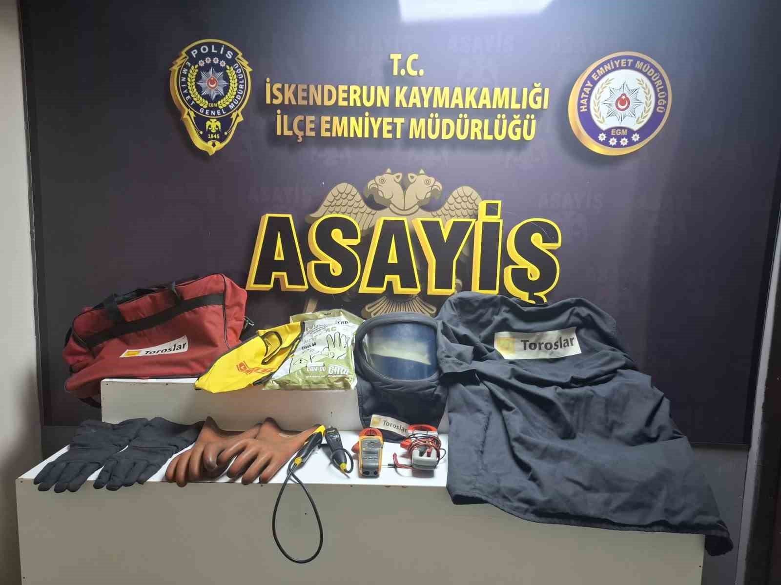 Elektrik arıza aracından malzeme &ccedil;alan hırsız yakalandı
