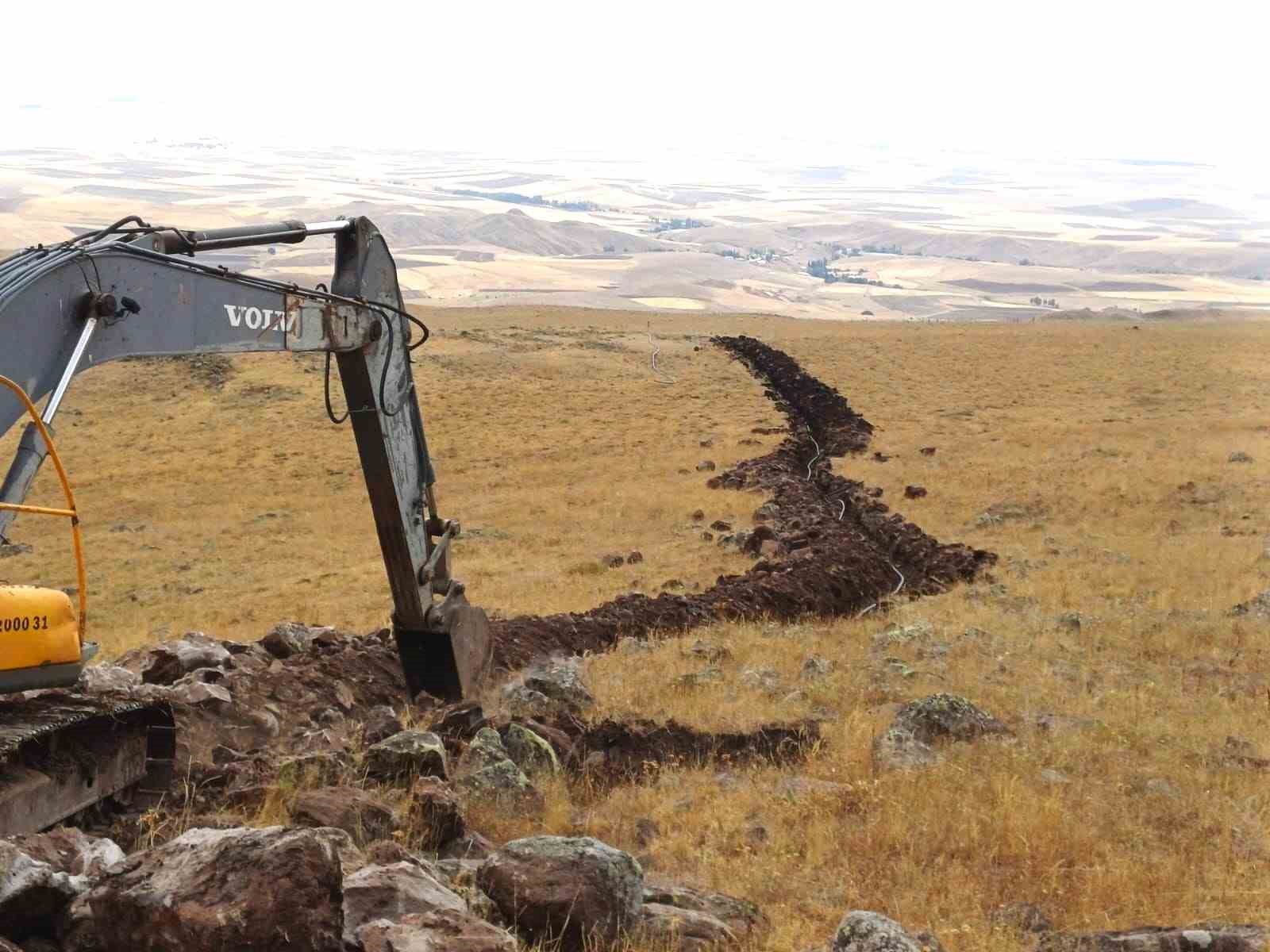 Horasan&rsquo;ın Mollamelik Mahallesi&rsquo;nde yarım asırlık su sorunu &ccedil;&ouml;z&uuml;ld&uuml;
