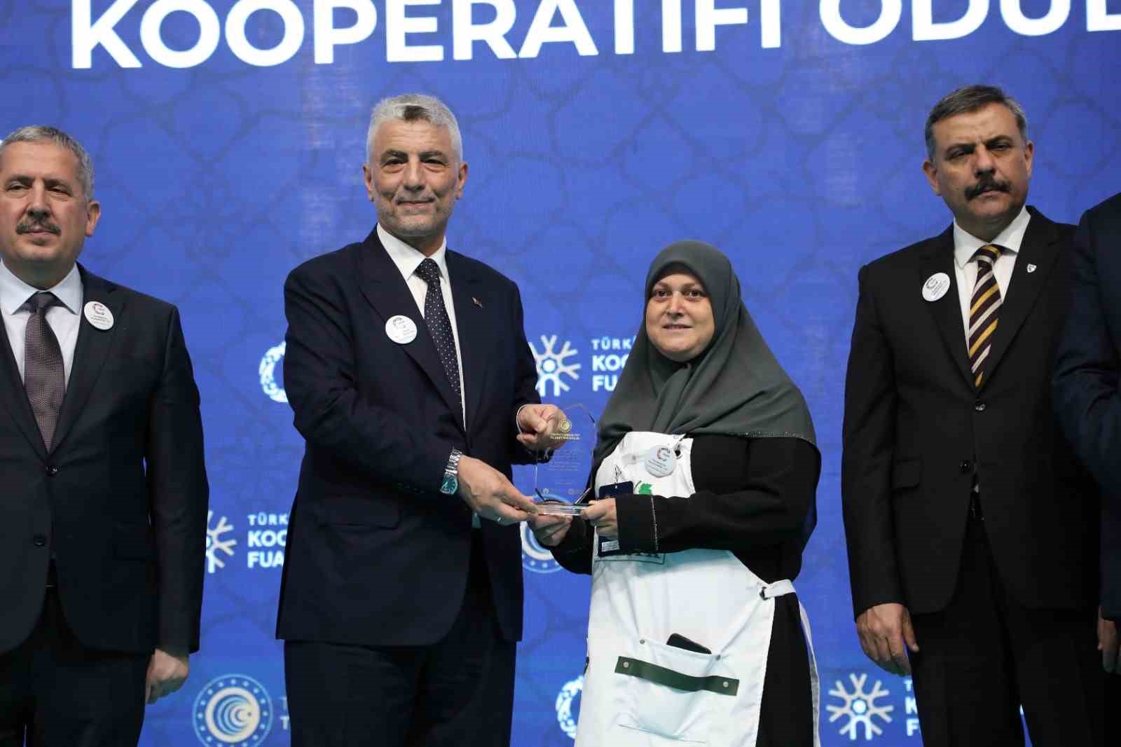 OKA destekli ERZAK Kadın Kooperatifi’ne "Yılın Kadın Kooperatifi" ödülü
