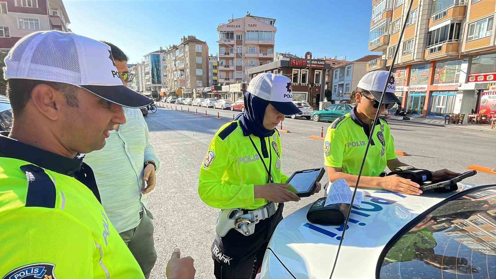 Karaman’da yayalara yol vermeyen sürücüler cezadan kaçamadı