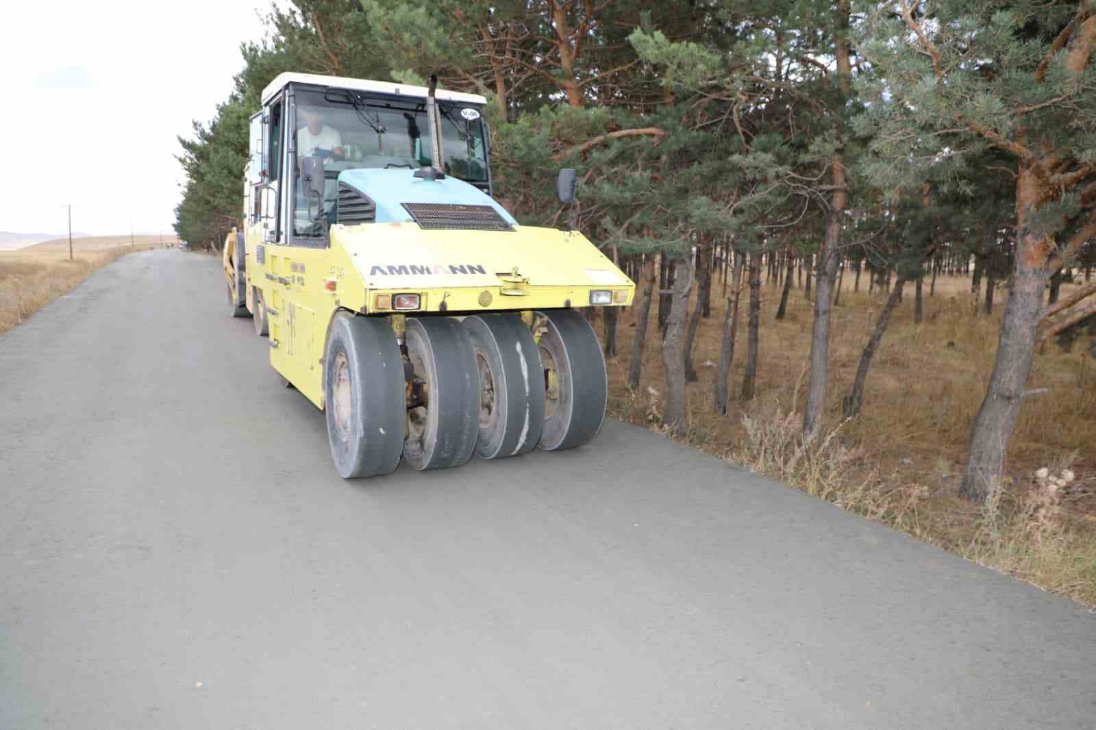 Kars’ta köy yolları beton asfalt oluyor