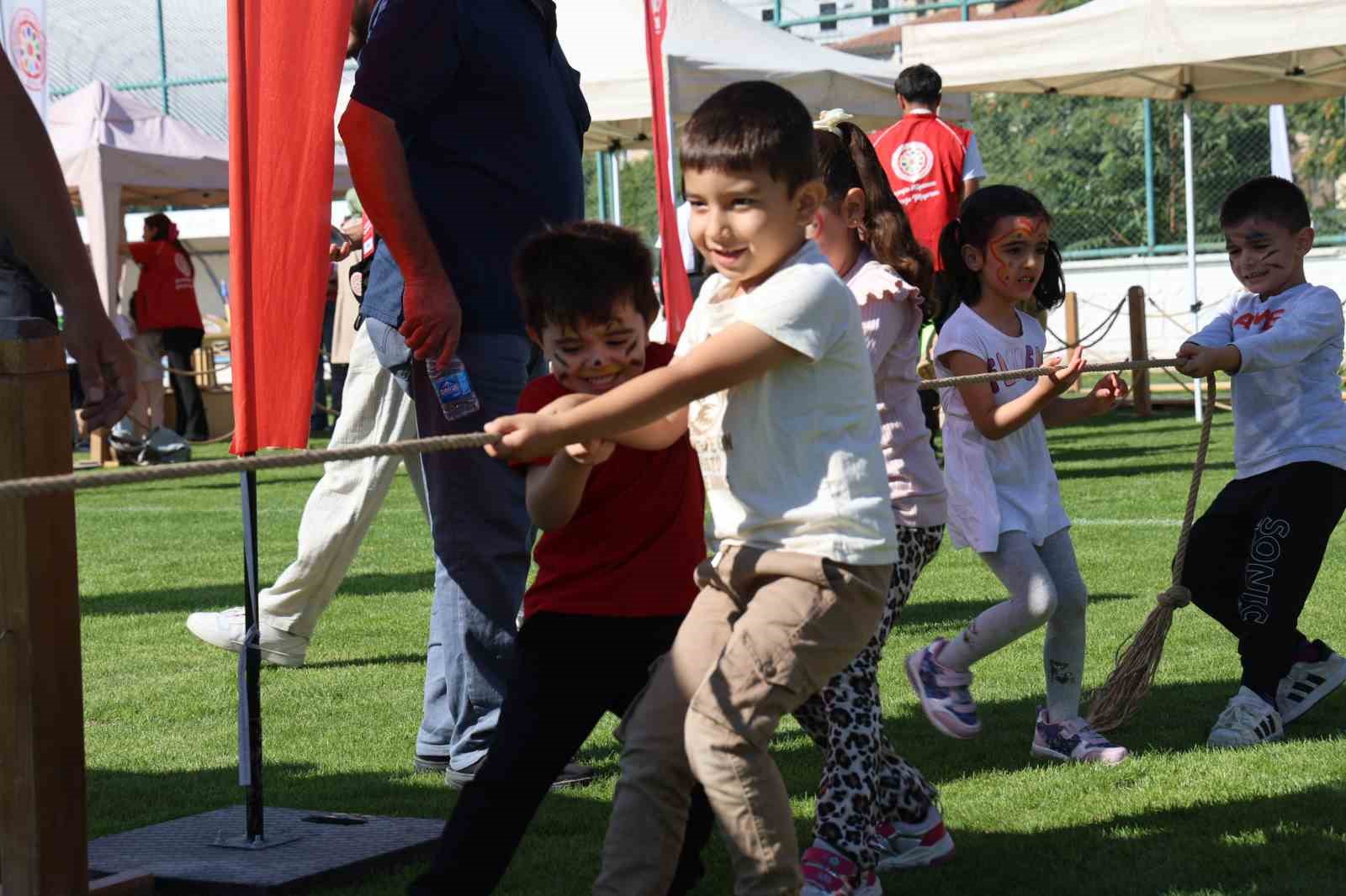 &rsquo;Geleneksel Oyunlar Tırı&rsquo; Nevşehir&rsquo;de

