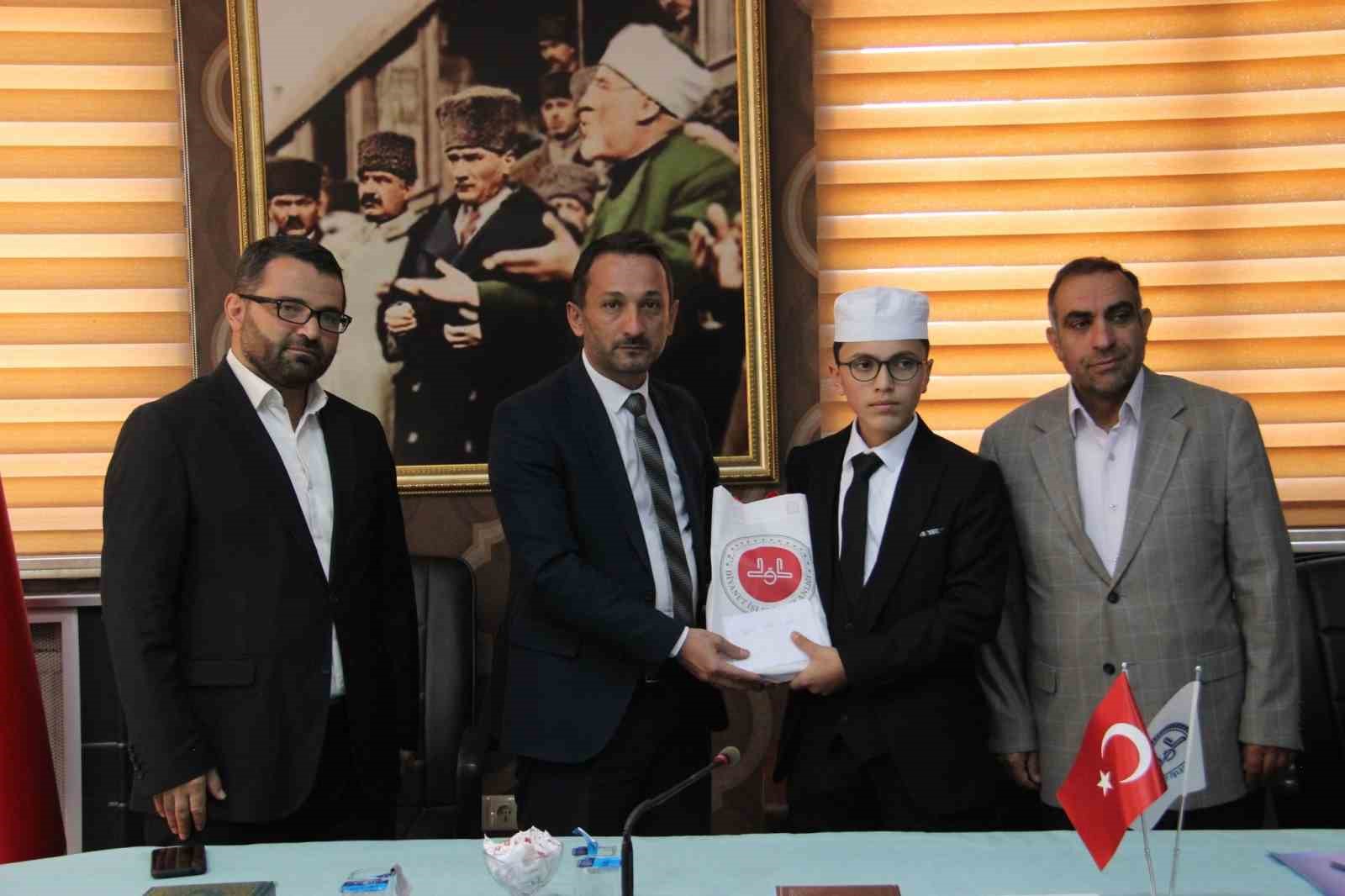 Erzurum’da hafızlar yarıştı