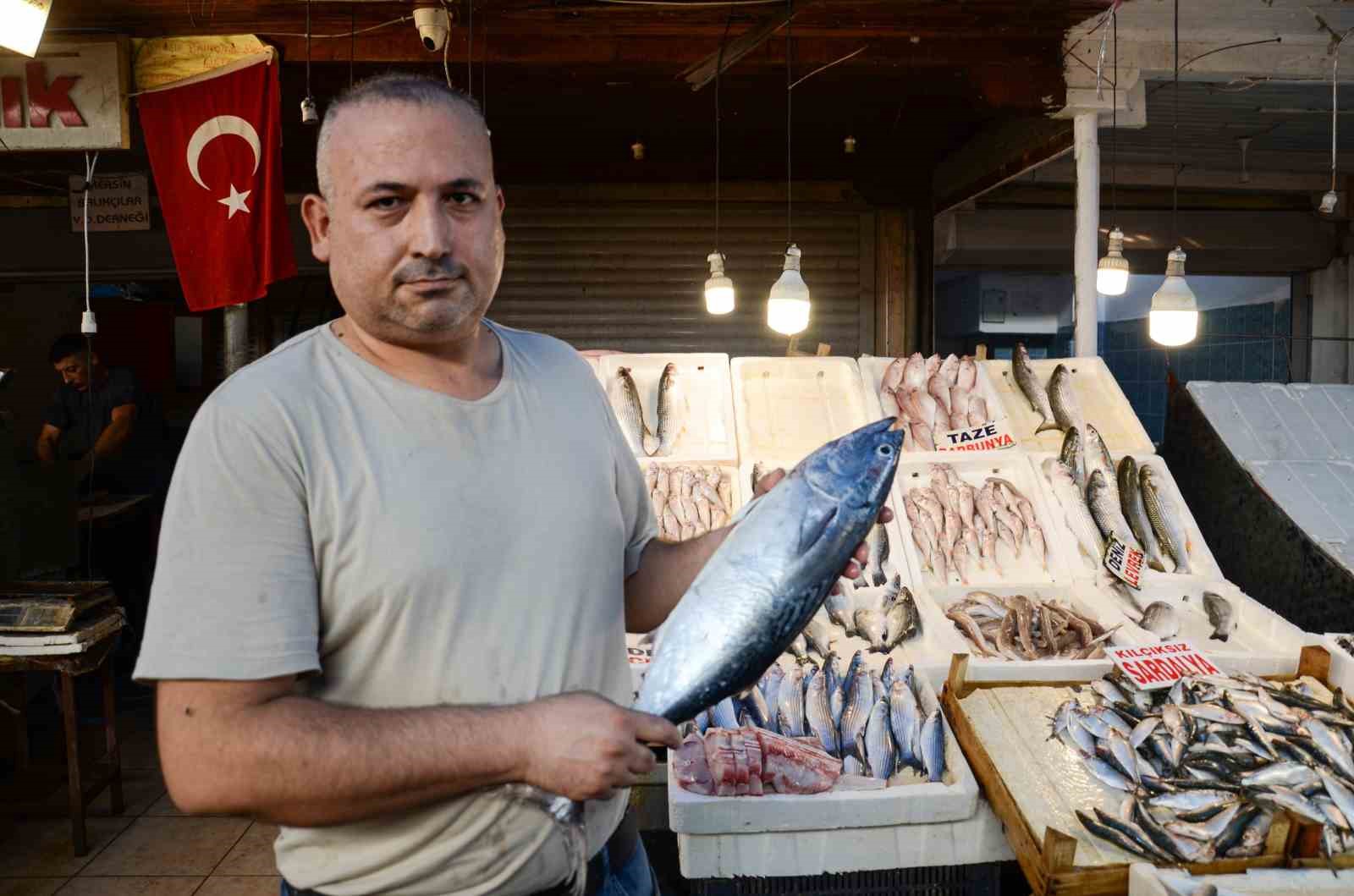 Akdeniz’de av yasağı bitti, tezgahlarda bolluk başladı
