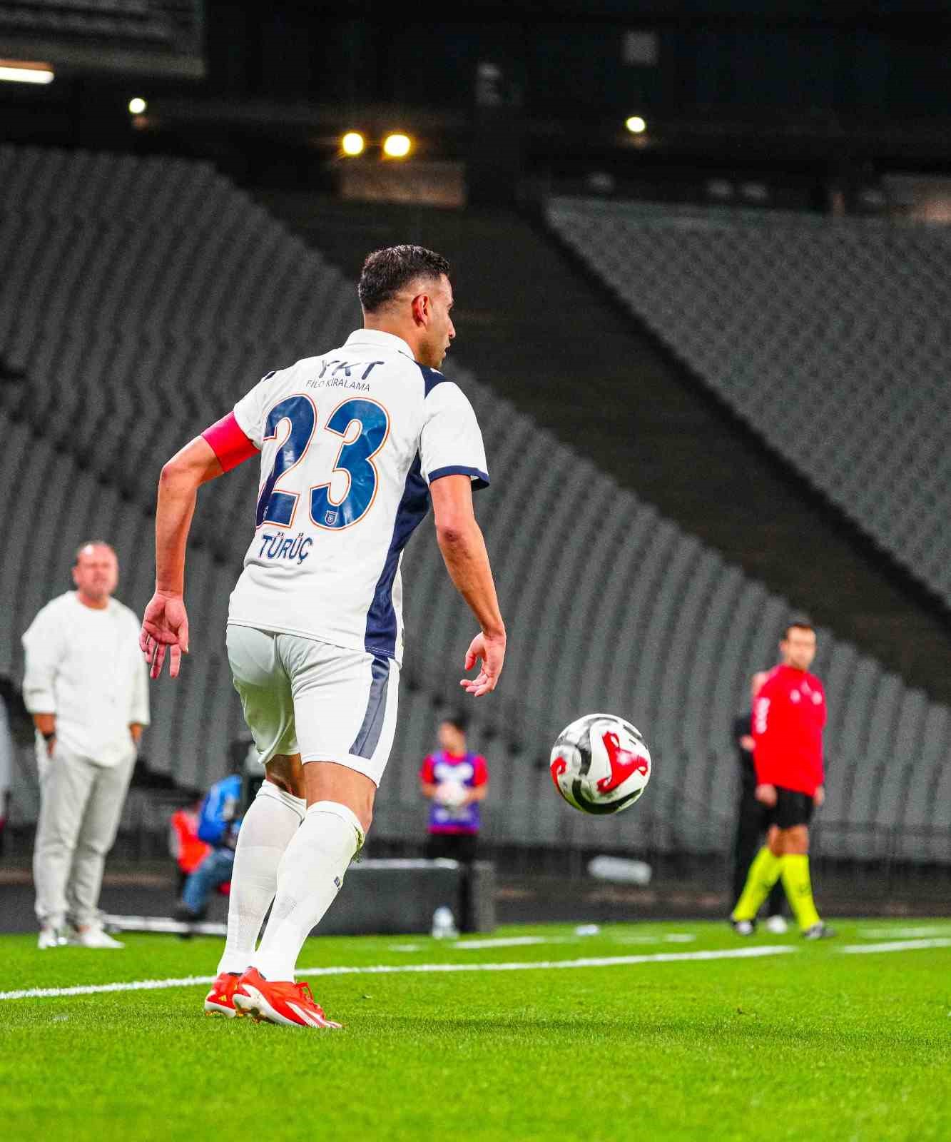 Trendyol Süper Lig: Fatih Karagümrük: 0 - RAMS Başakşehir: 0 (İlk yarı)
