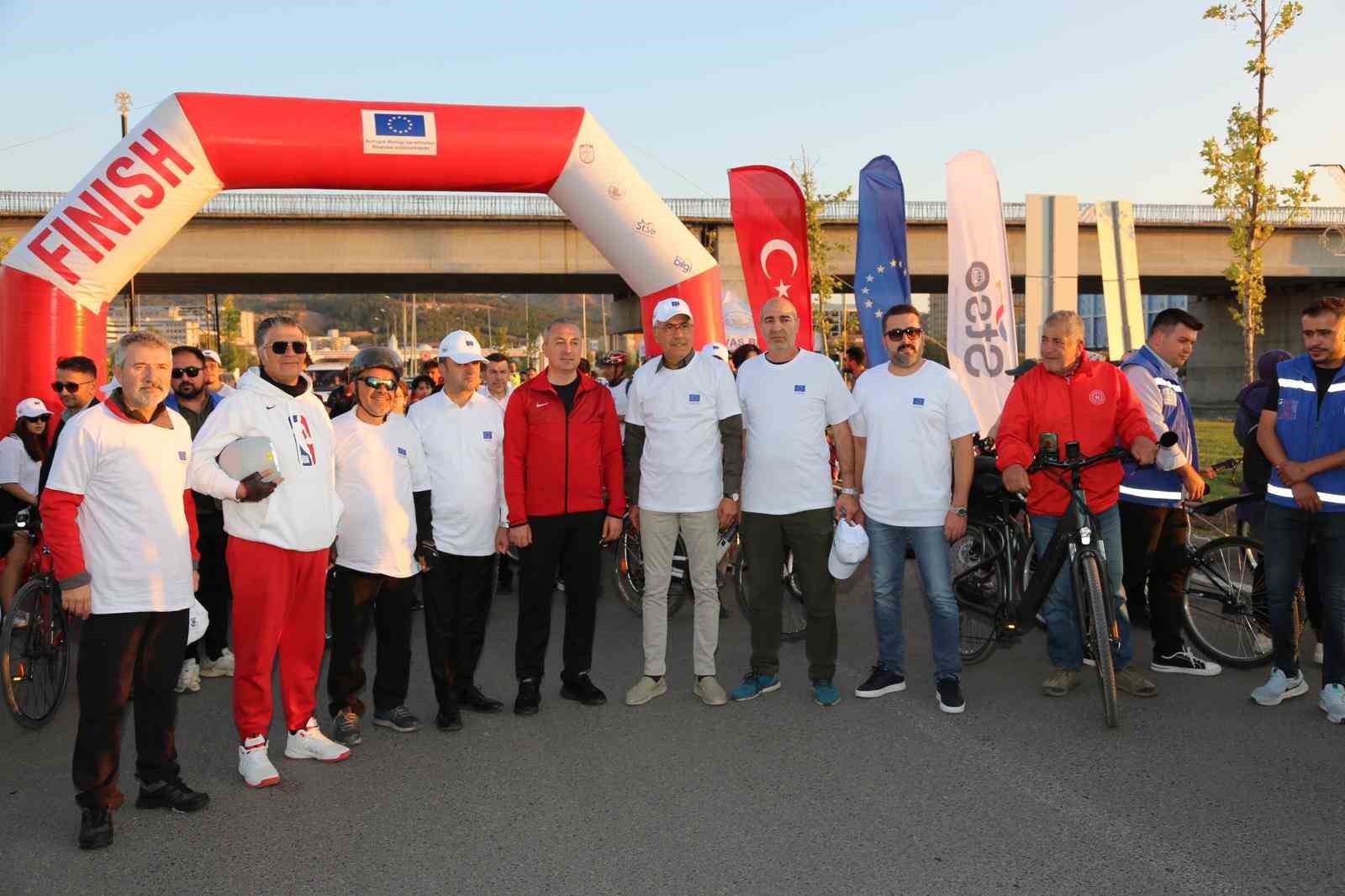 Sivaslılar bisiklet turunda buluştu, hareketlilik haftasına dikkat &ccedil;ekti
