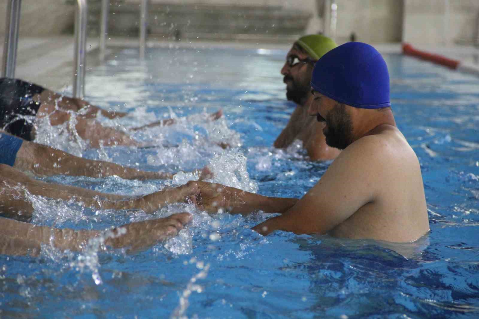 Cizre’de 18-45 yaş arası vatandaşlara ücretsiz yüzme eğitimi