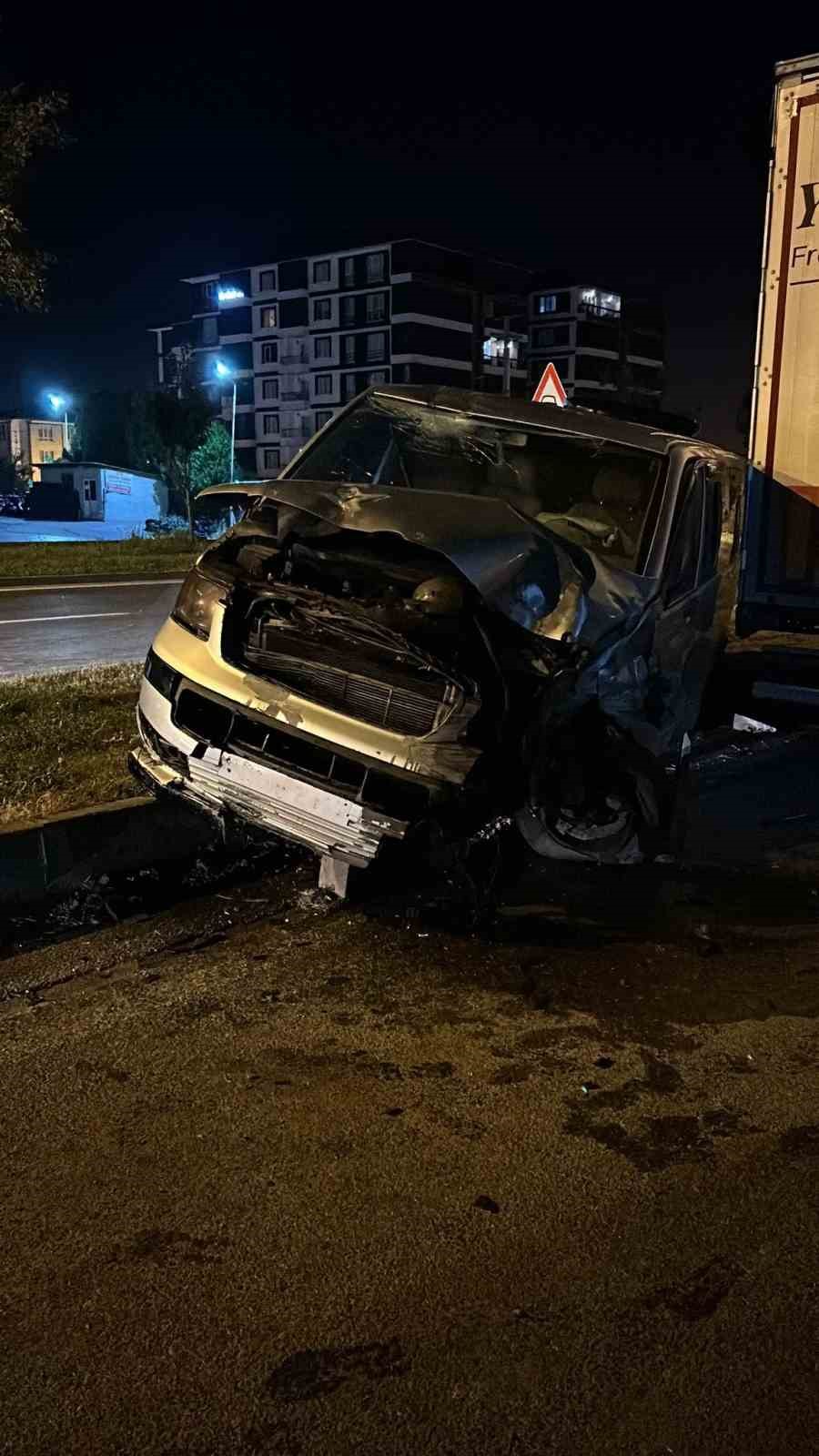 Ters istikamete giren ara&ccedil; ağa&ccedil;lara &ccedil;arparak durabildi: 1 yaralı
