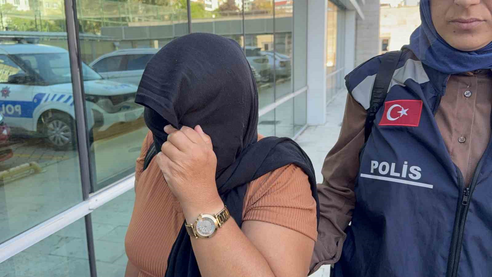 Samsun&rsquo;da mağazadan giysi hırsızlığına g&ouml;zaltı
