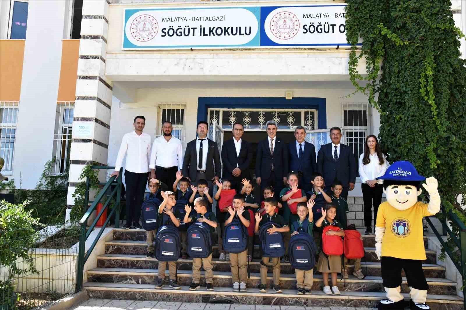 TKDK Malatya&rsquo;dan kırsaldaki &ouml;ğrencilere eğitim seti desteği
