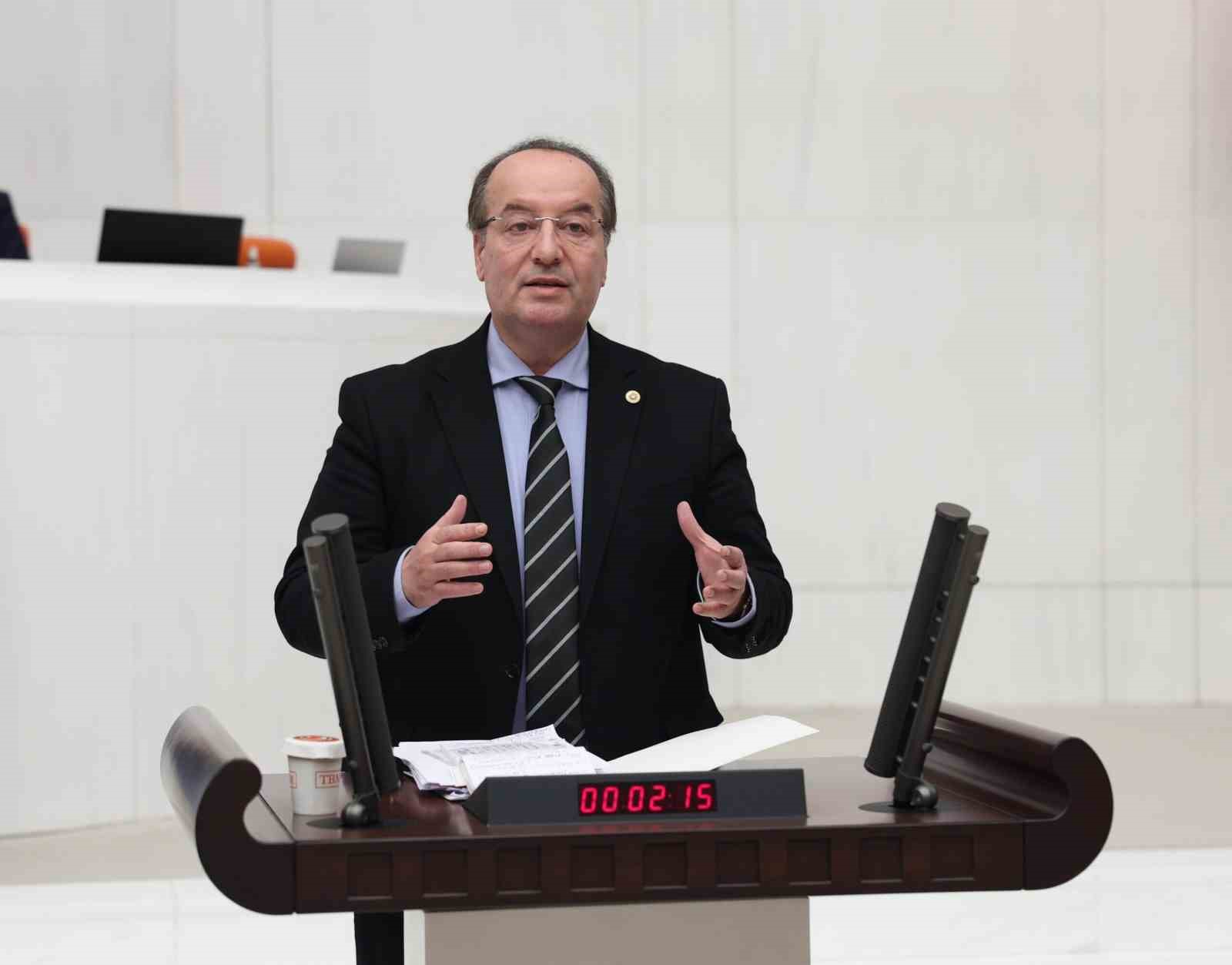 Cevdet Akay’dan Bakan Tekin’e Karabük’teki eğitim sorunlarına ilişkin soru yağmuru