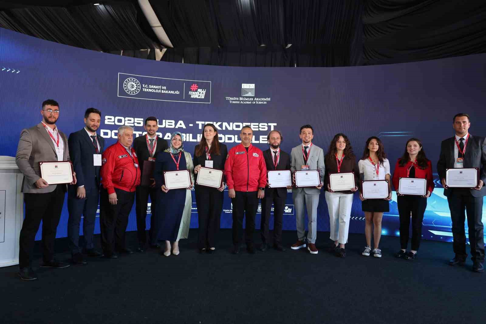 Atat&uuml;rk &uuml;niversitesi doktora &ouml;ğrencisi Dr. Habibe G&uuml;neş, T&uuml;ba-Teknofest doktora bilim &ouml;d&uuml;l&uuml;n&uuml;n sahibi oldu

