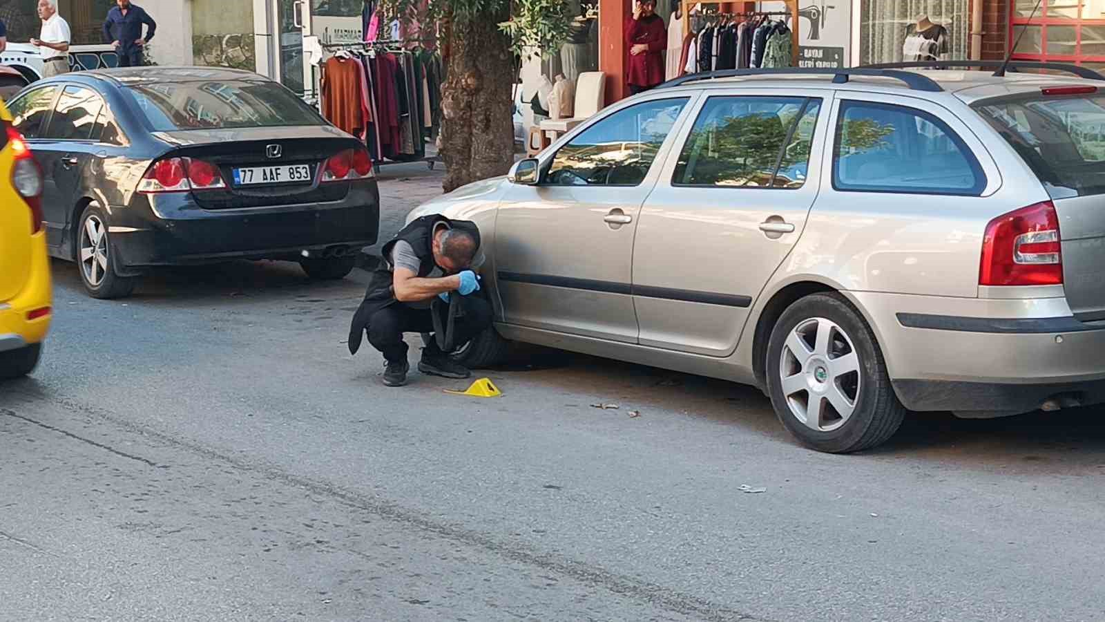 Silahlı kavgada 2 iş yerine kurşunlar isabet etti