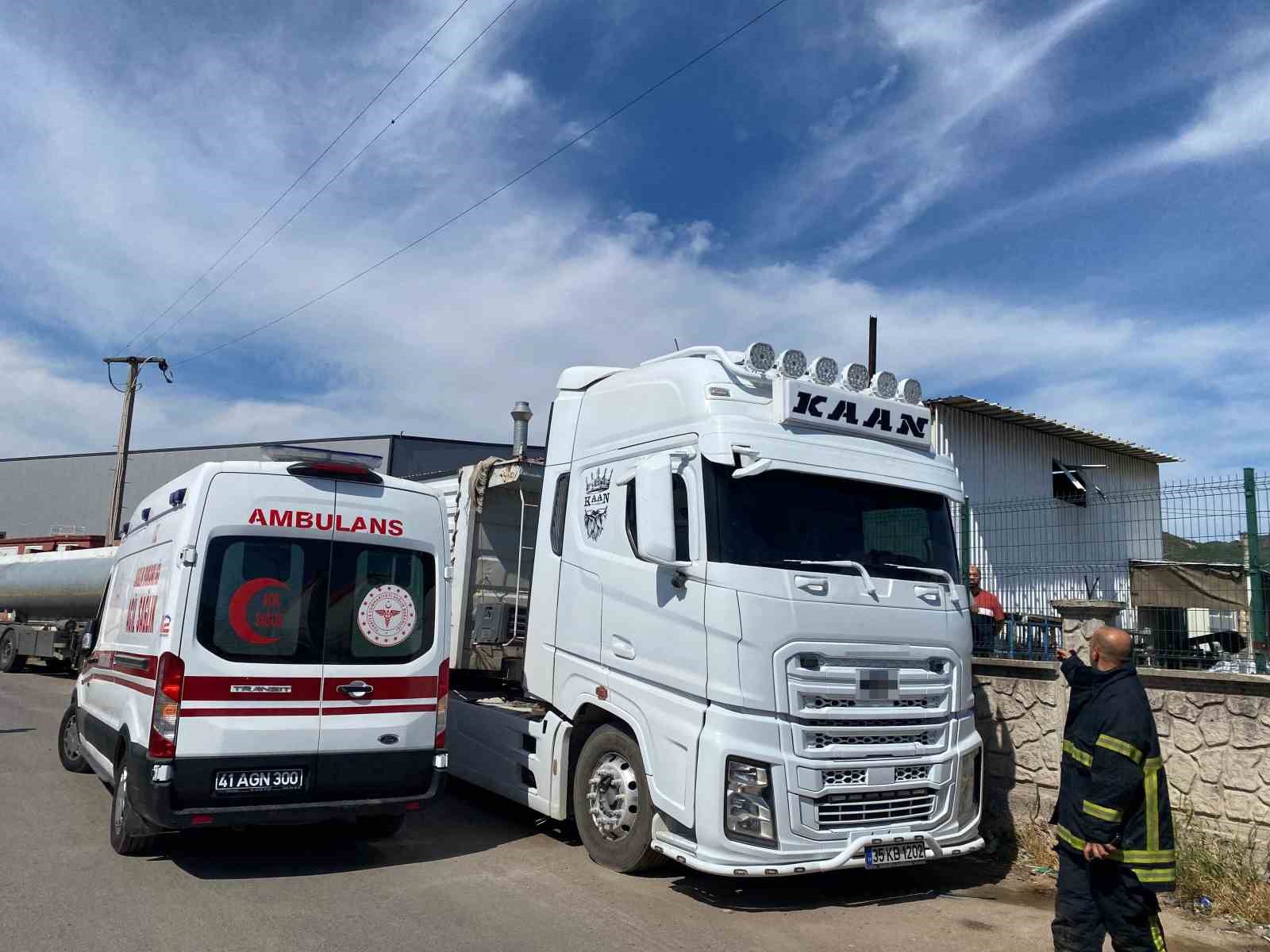 Kocaeli’de kamyonun damperi elektrik tellerine çarptı: Sürücü ağır yaralandı