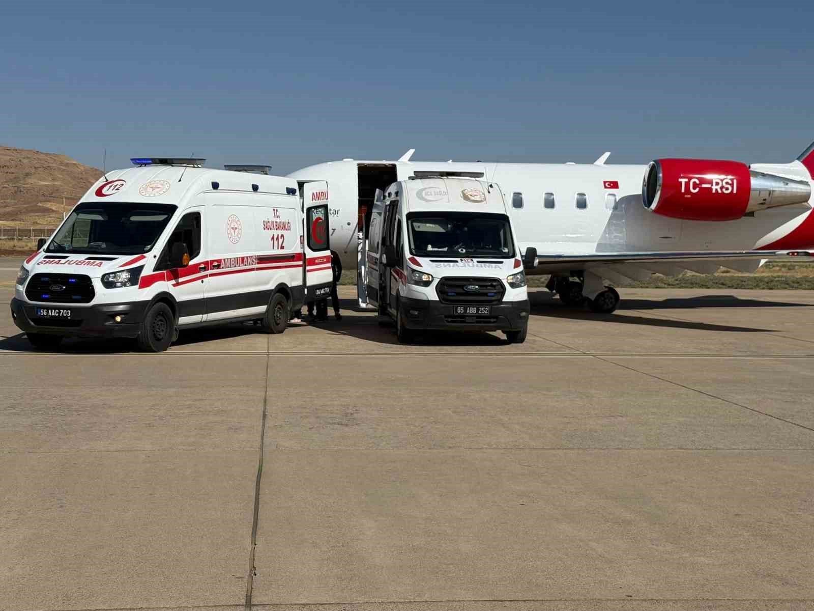 Siirt’teki hasta, ambulans uçakla İstanbul’a sevk edildi