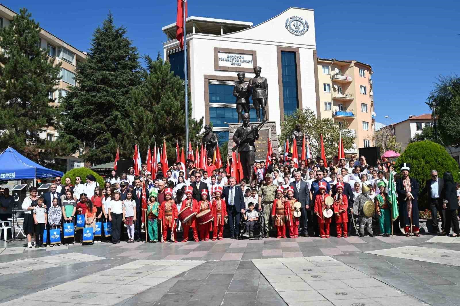 Boz&uuml;y&uuml;k&rsquo;te İlk&ouml;ğretim Haftası kutlandı
