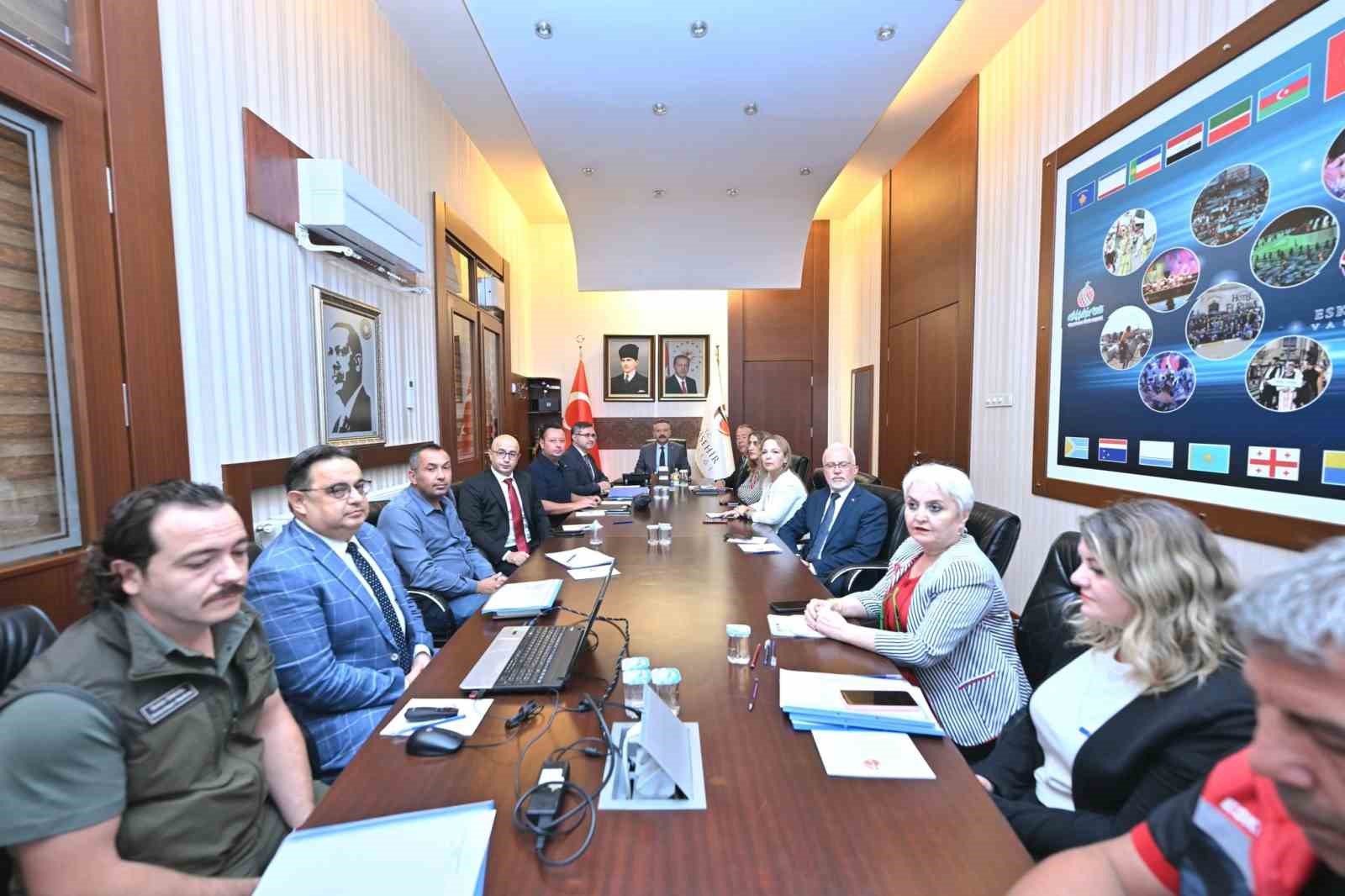 Sokak hayvanları i&ccedil;in toplantı yapıldı
