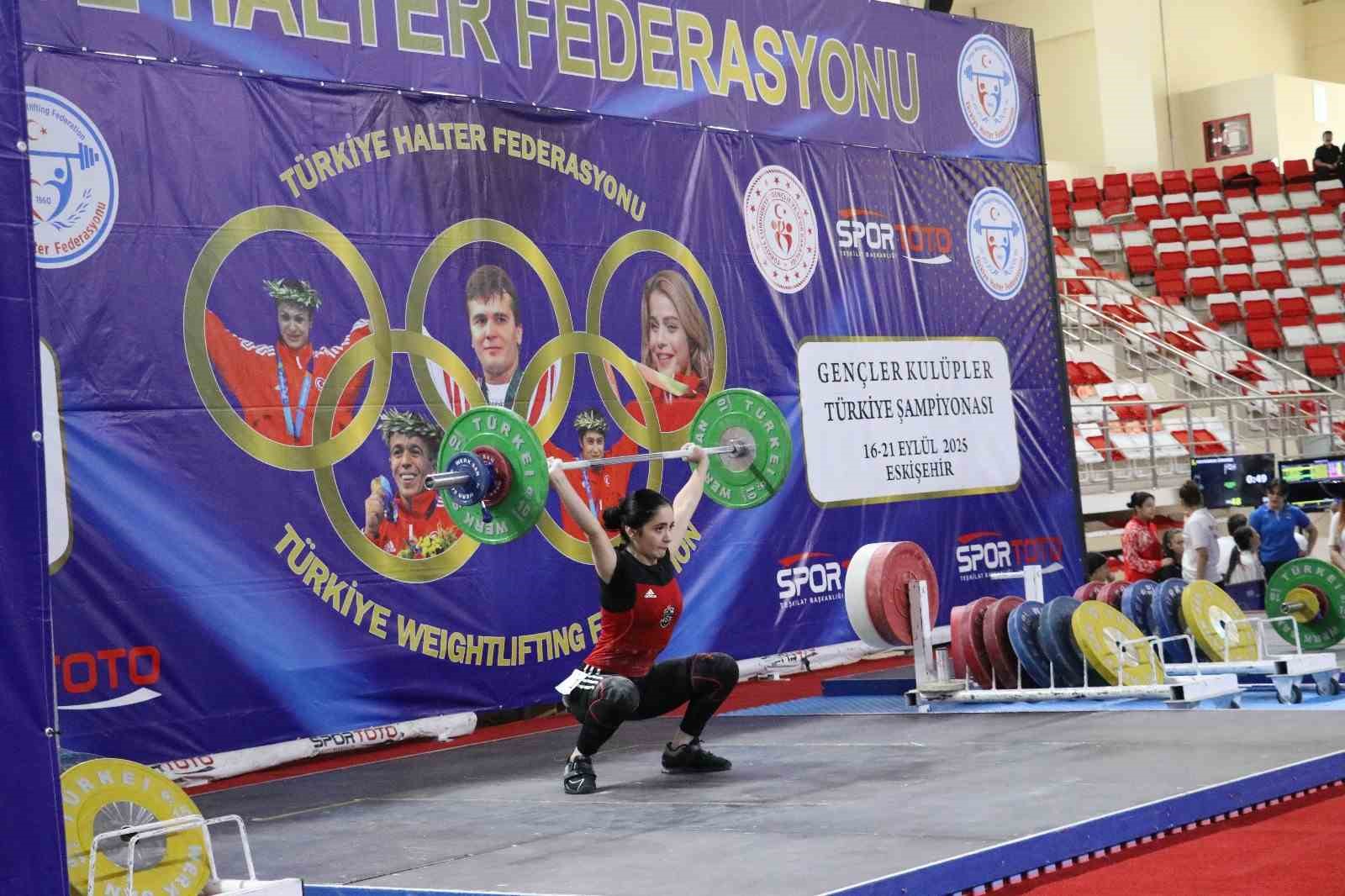 Gen&ccedil;ler Kul&uuml;pler T&uuml;rkiye Halter Şampiyonası Eskişehir&rsquo;de başladı
