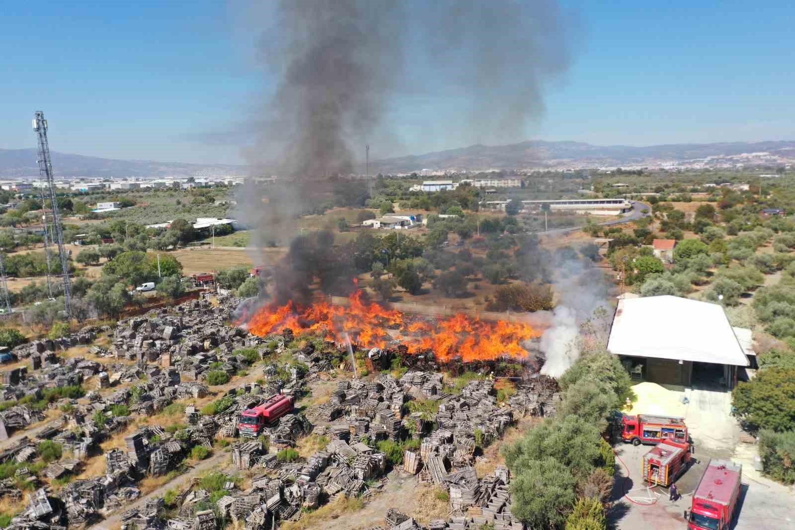 Manisa’daki fabrika yangını kontrol altına alındı