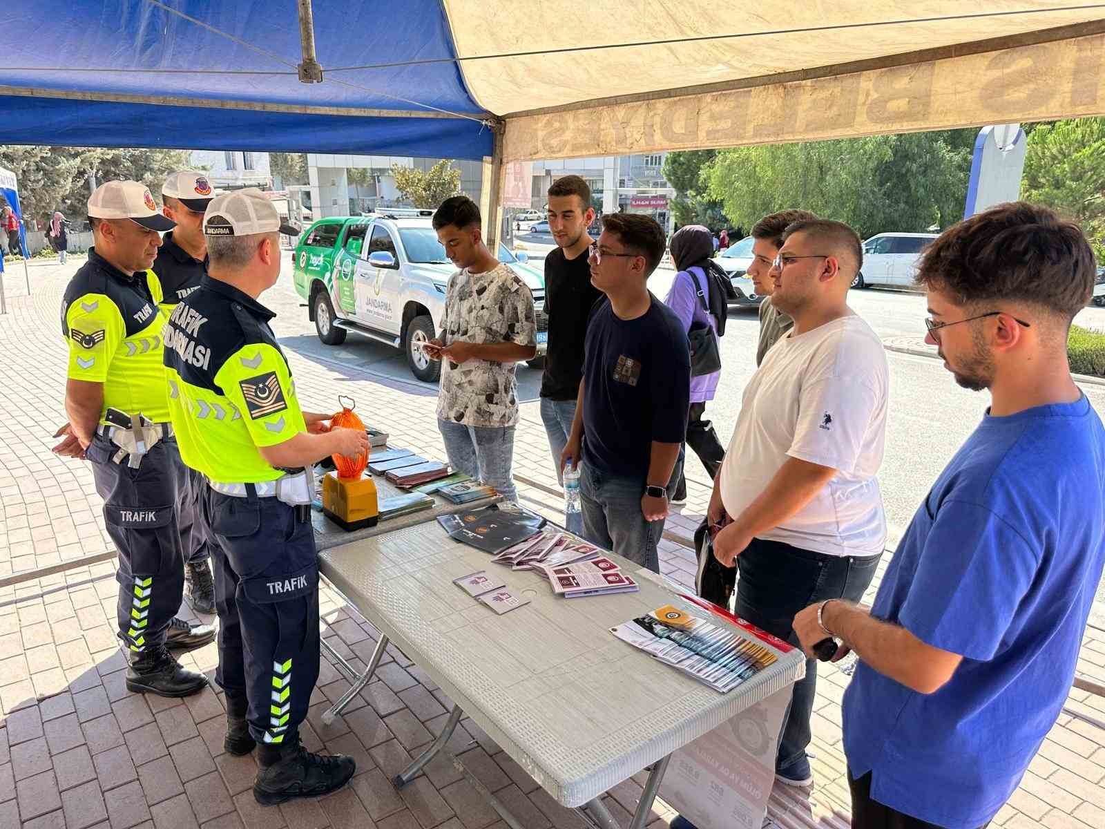 Kilis’te üniversite öğrencilerine Jandarmanın görevleri tanıtıldı
