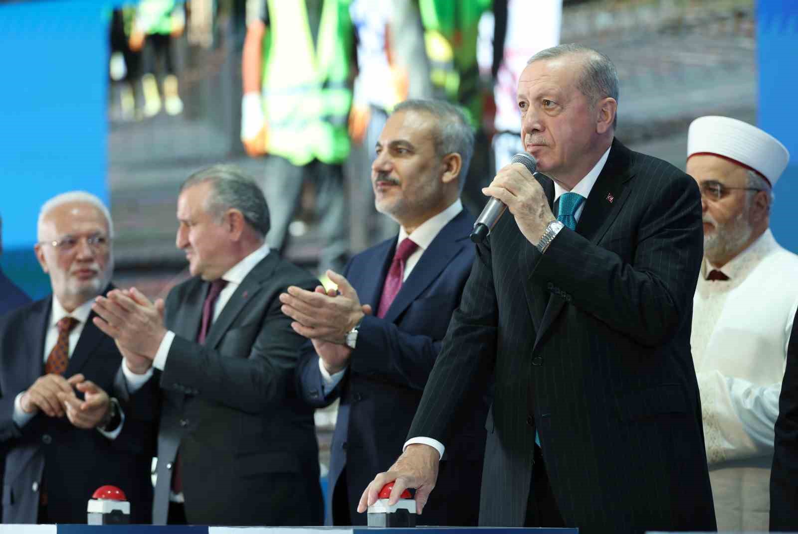 Cumhurbaşkanı Erdoğan: "Hitler &ouml;zentisi tiplerin &rsquo;kuyruk acısı&rsquo; belki de hi&ccedil; ge&ccedil;meyecek"
