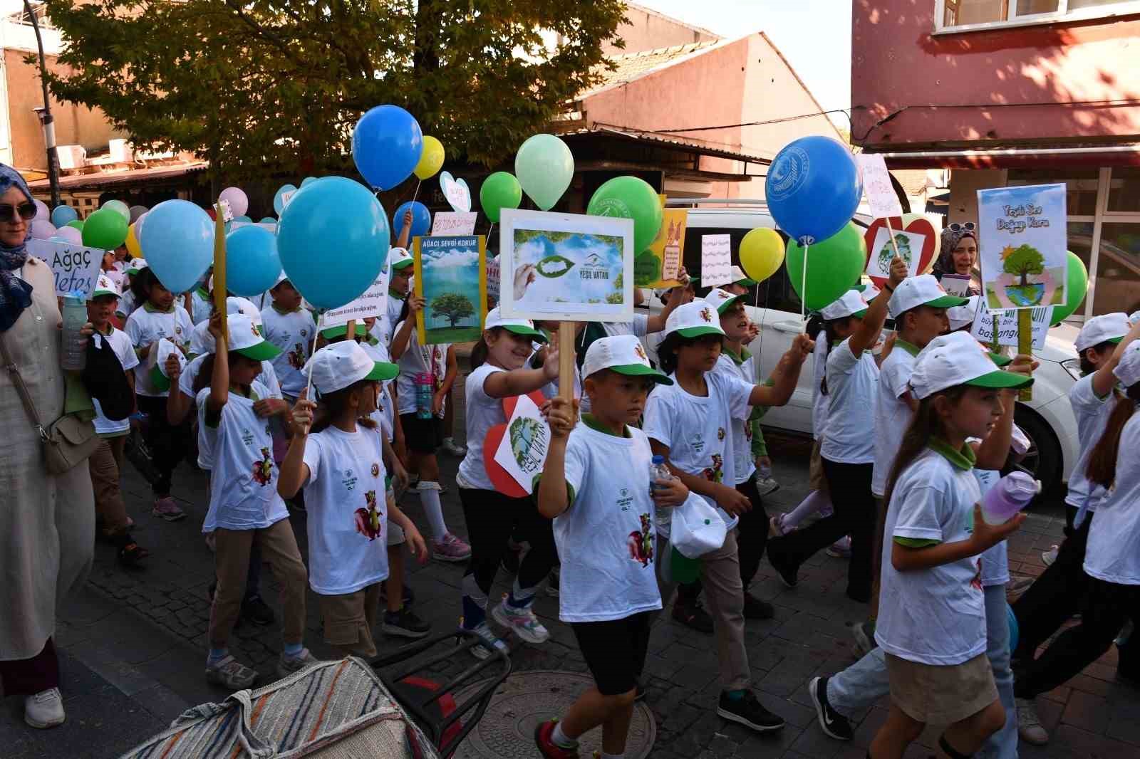 G&ouml;rdes&rsquo;te "Yeşil Vatan" temalı farkındalık y&uuml;r&uuml;y&uuml;ş&uuml; d&uuml;zenlendi
