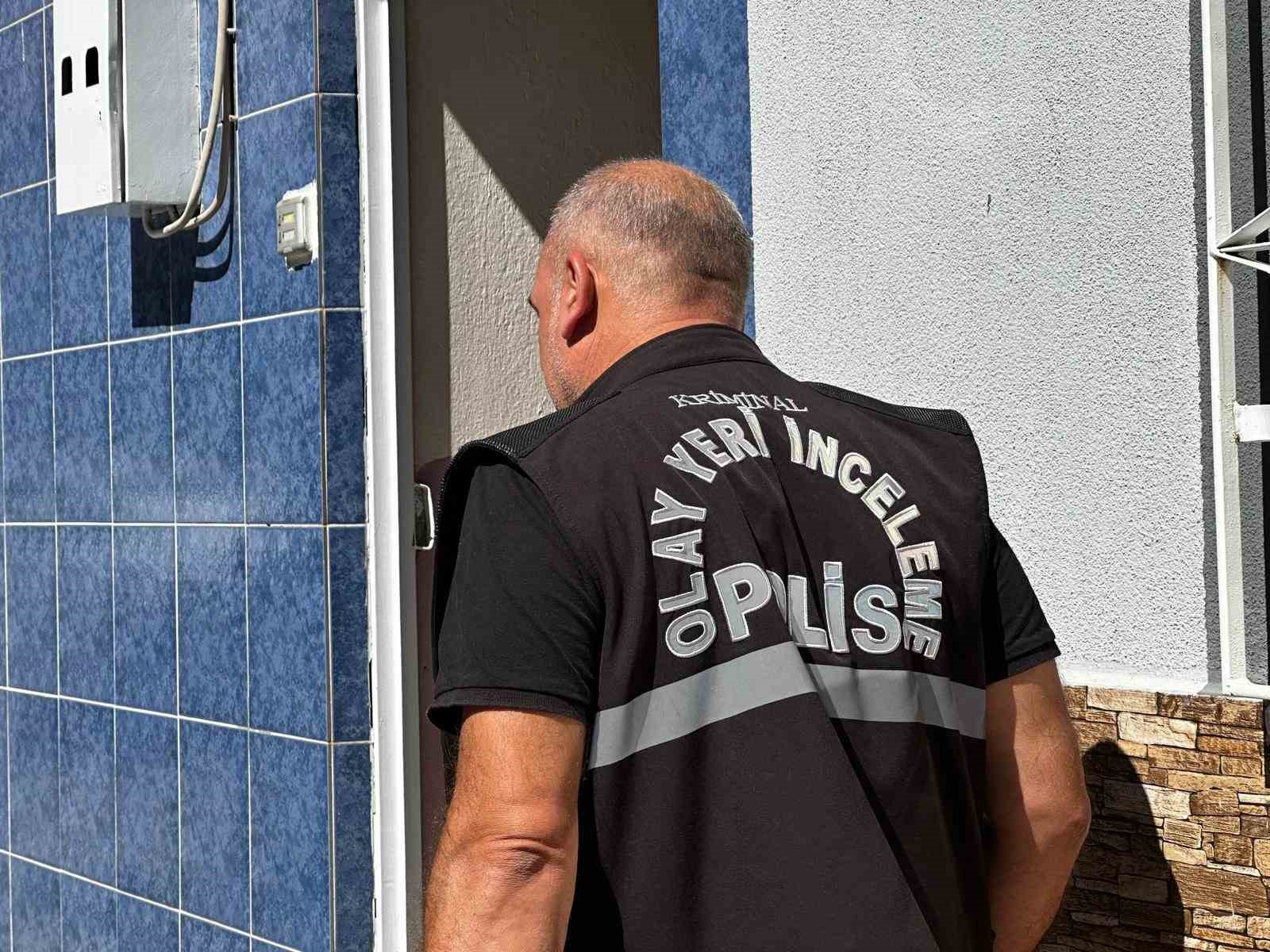 Uşak&rsquo;ta haber alınmayan gen&ccedil; evinde &ouml;l&uuml; bulundu
