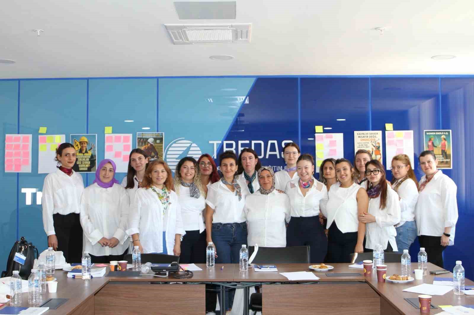 Sahada kadınların g&uuml;c&uuml; g&ouml;r&uuml;n&uuml;r kılınıyor
