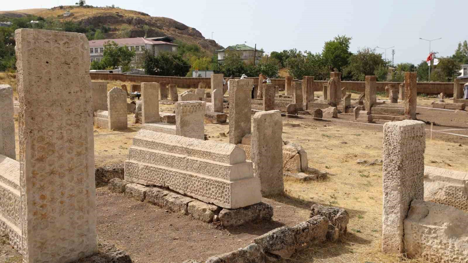 Vali Balcı: "Tarihi mirasımıza ve k&uuml;lt&uuml;r&uuml;m&uuml;ze sahip &ccedil;ıkıyoruz"
